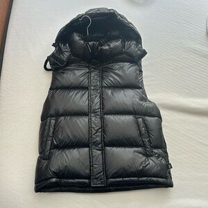 aritzia super puff vest
